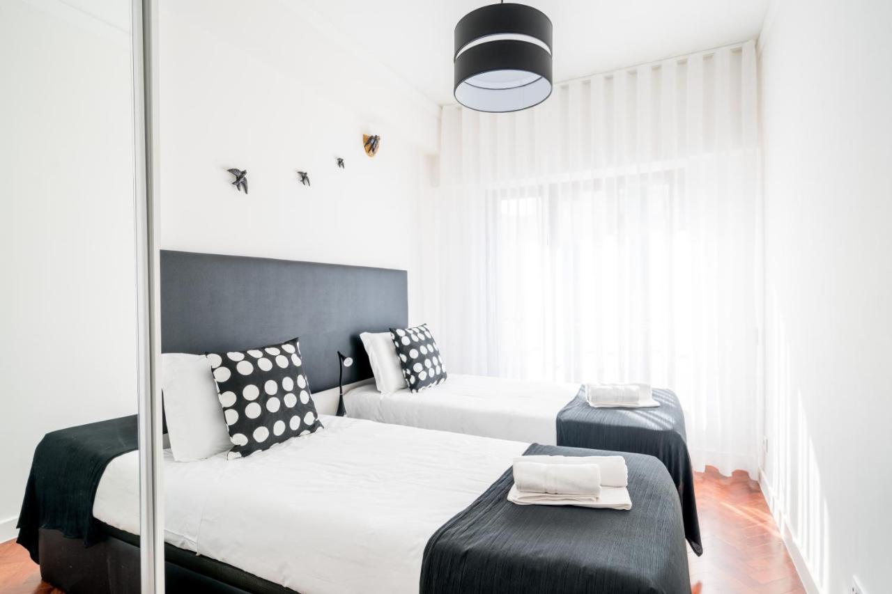 Central Family And Executive Apartment Lisbona Esterno foto