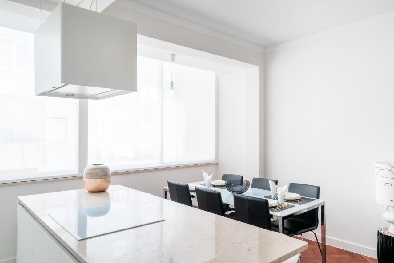 Central Family And Executive Apartment Lisbona Esterno foto