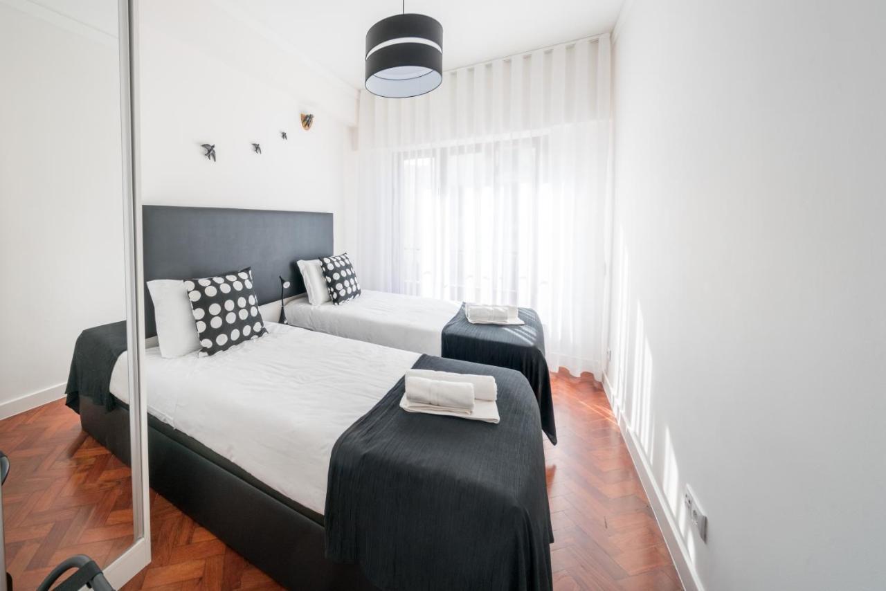 Central Family And Executive Apartment Lisbona Esterno foto
